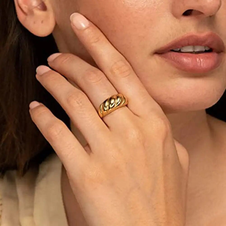 Sophia Croissant Ring